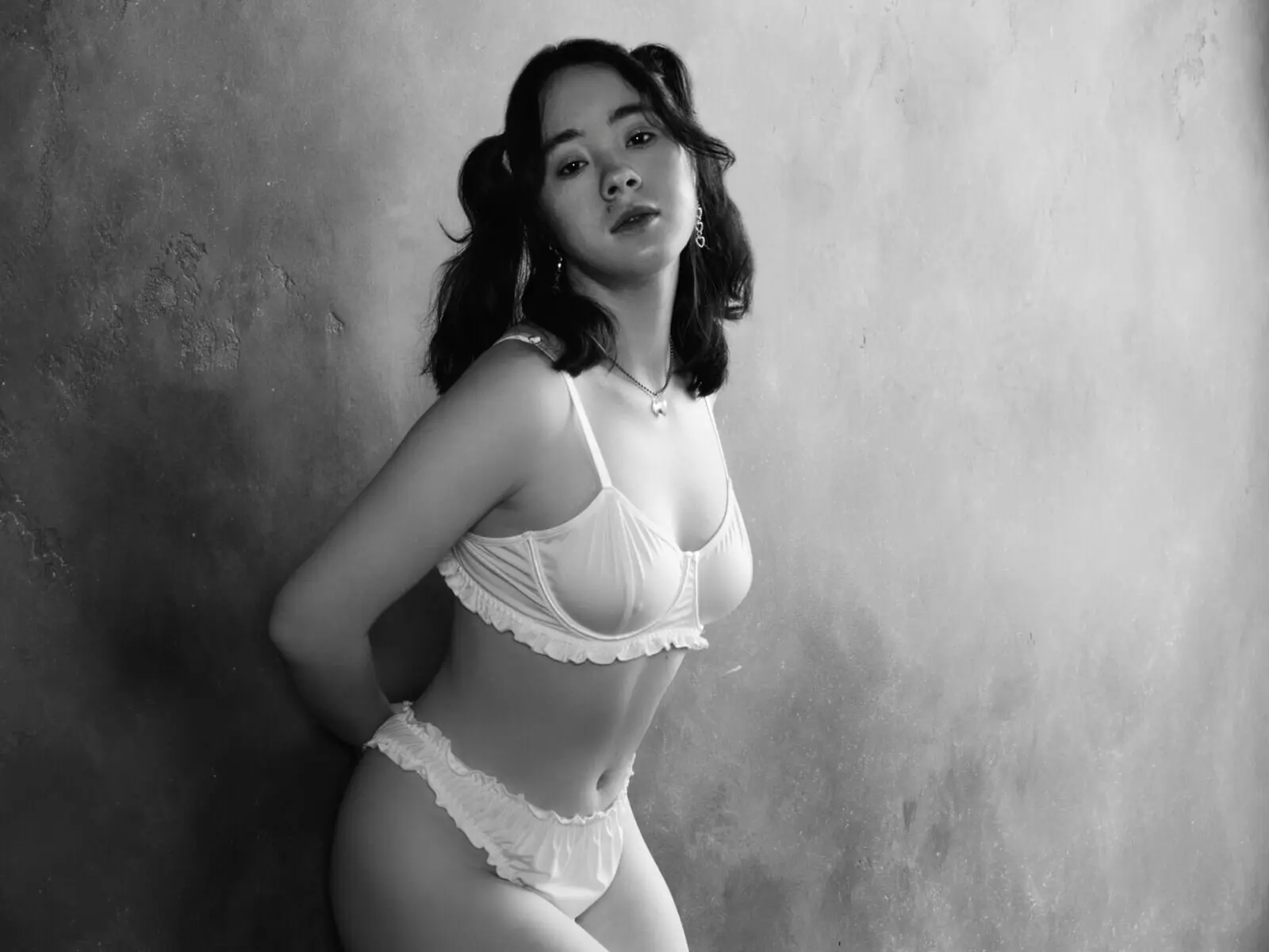 AislyFollin livejasmin