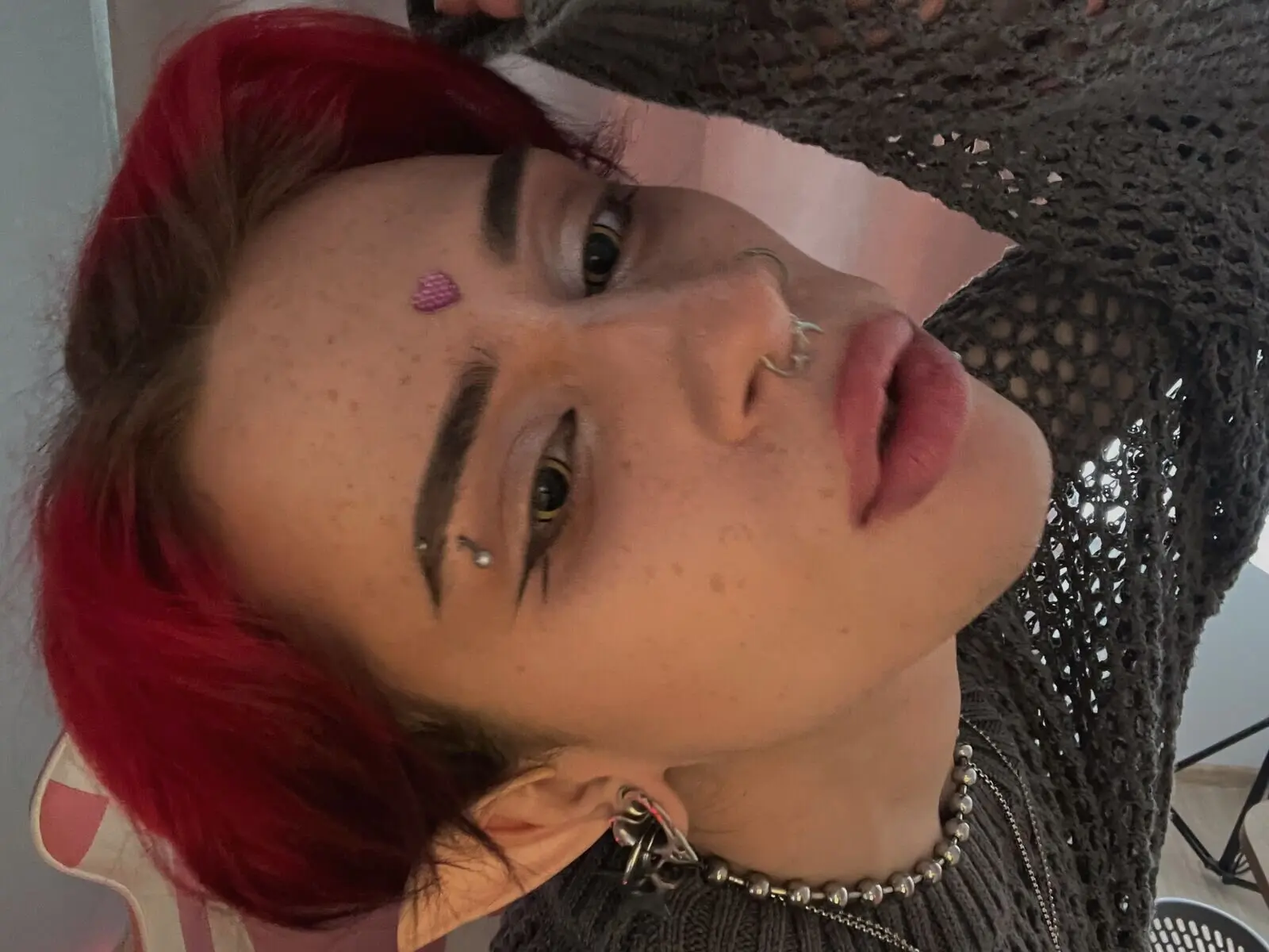 CrystalLeon livejasmin