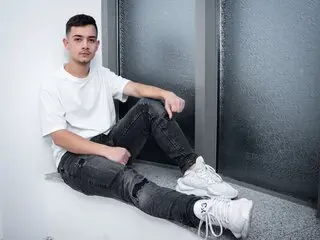 JoeyStrong livejasmin