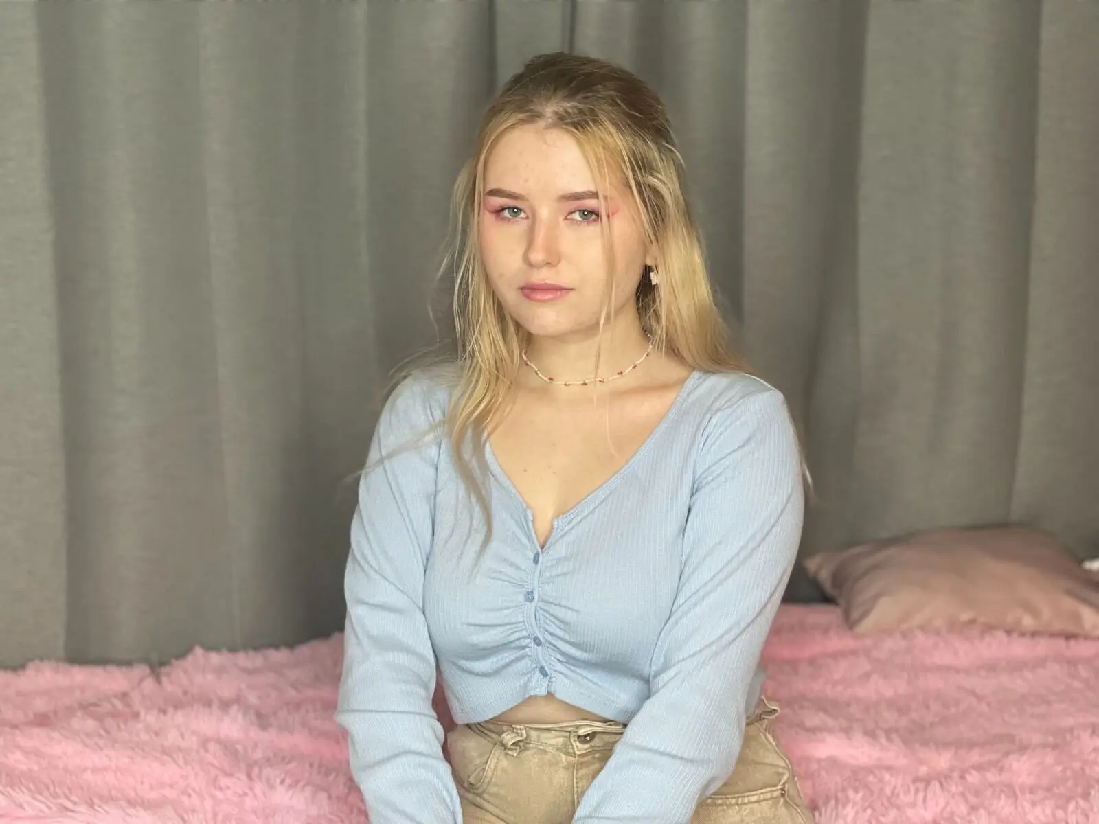 MabelRoberts livejasmin