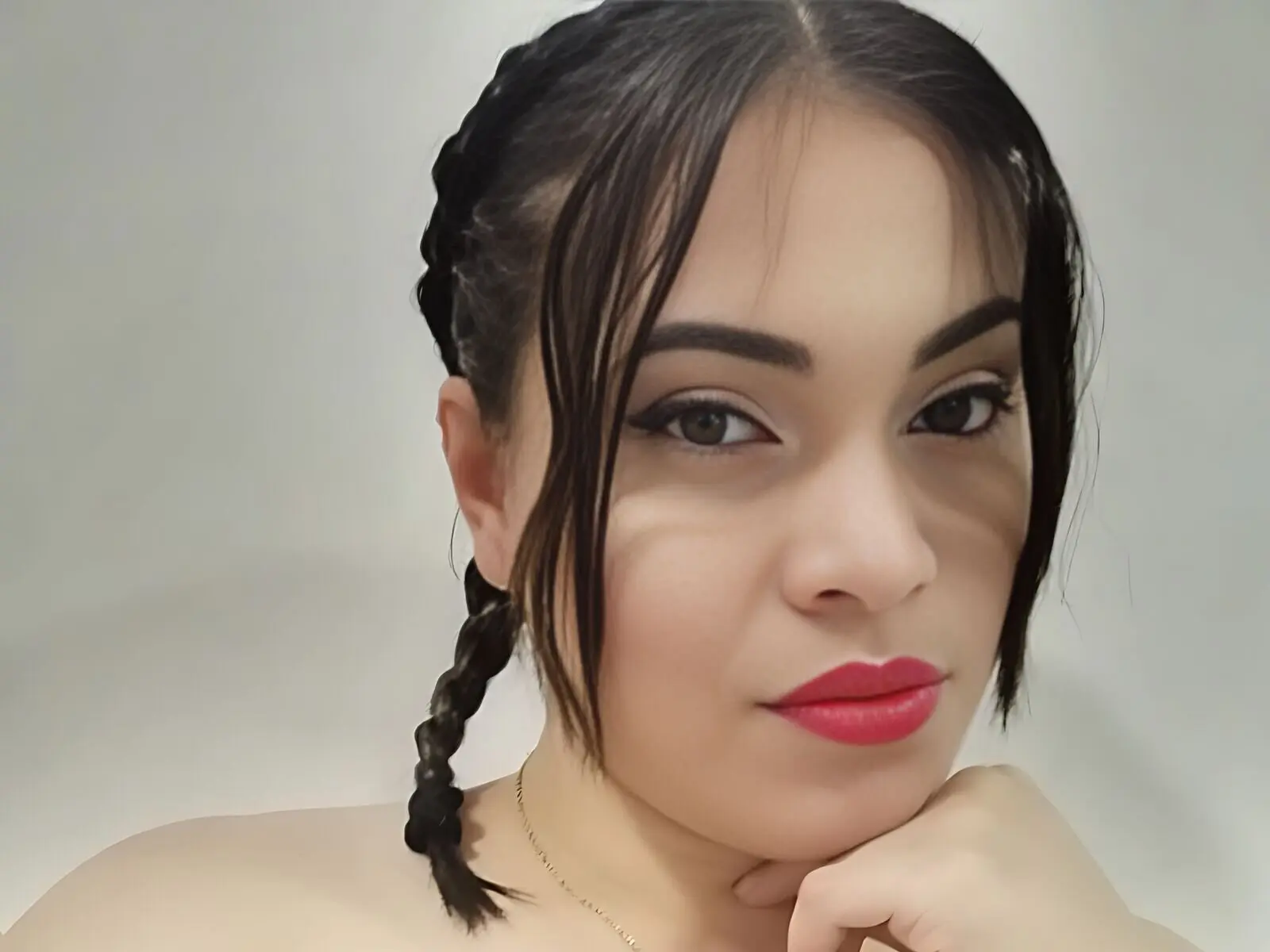 NahiaraMonserrat livejasmin