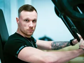 NikkoTurner livejasmin